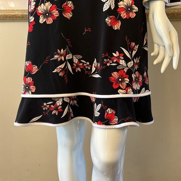 DRESS TO IMPRESS - Picture 4 of 6